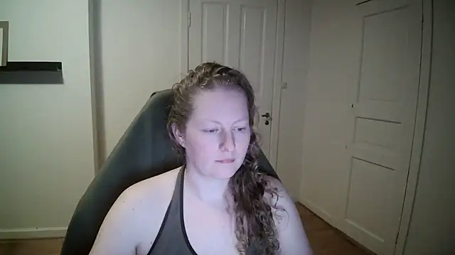 Girlnina-1995 online show from 03/17/25, 07:37