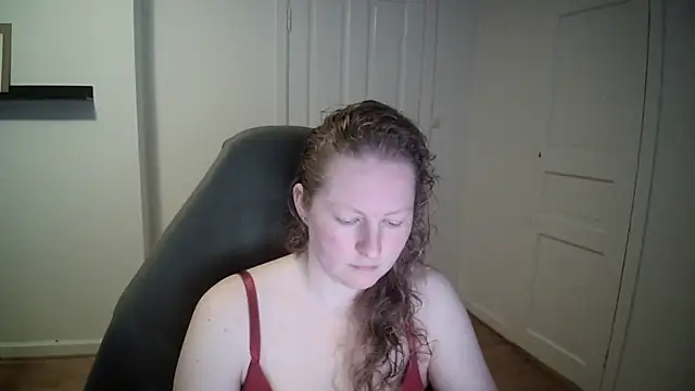 Girlnina-1995 online show from 03/18/25, 11:30