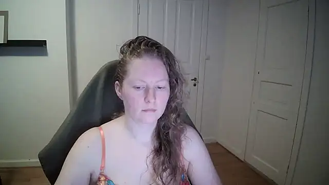 Girlnina-1995 online show from 03/19/25, 09:17