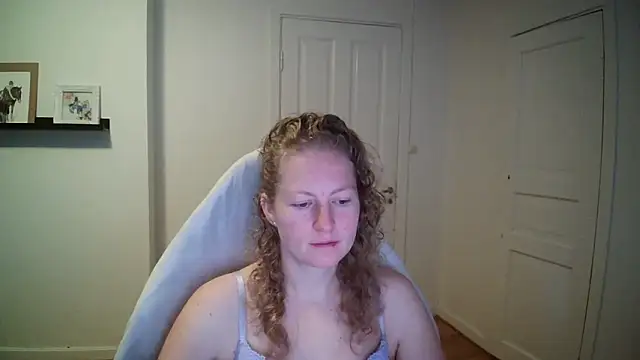 Girlnina-1995 online show from 10/06/25, 07:06