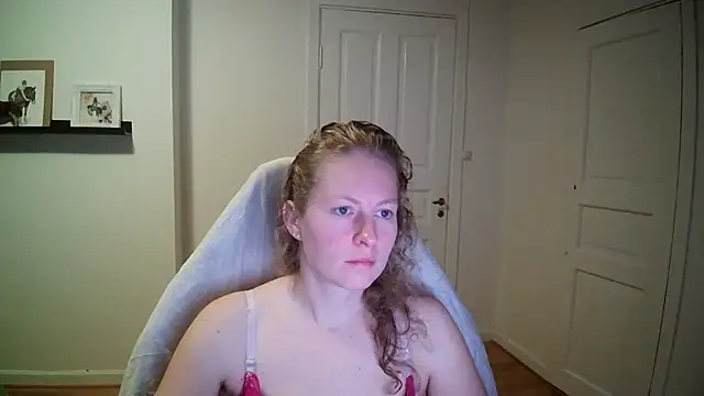 Girlnina-1995 online show from 10/20/25, 06:03