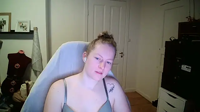 Girlnina-1995 online show from 01/07/26, 10:01