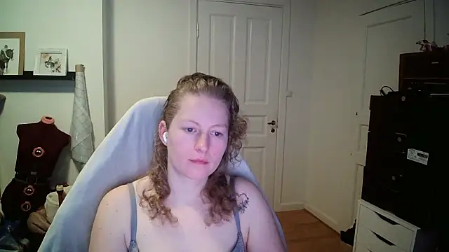 Girlnina-1995 online show from 01/08/26, 10:06