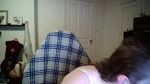 Girlnina-1995 online show from 01/15/26, 09:03