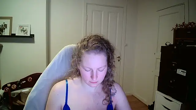 Girlnina-1995 online show from 02/10/26, 09:52