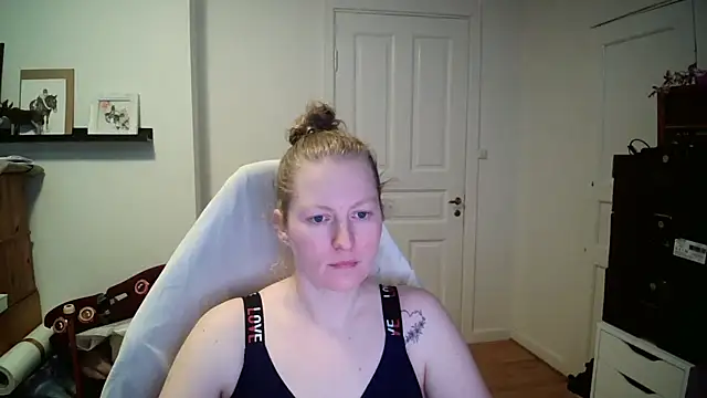 Girlnina-1995 online show from 02/20/26, 09:43