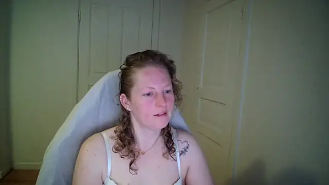 Girlnina-1995 online show from 04/20/26, 05:54