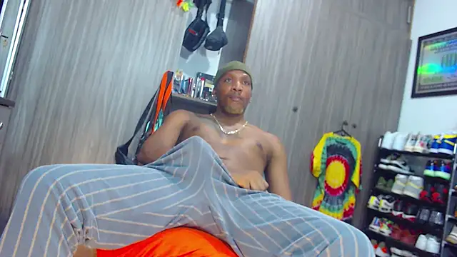 Snapshot of bigdickxblackx chatting on 05/24/26, 07:35 bigdickxblackx online show from 05/24/26, 07:35