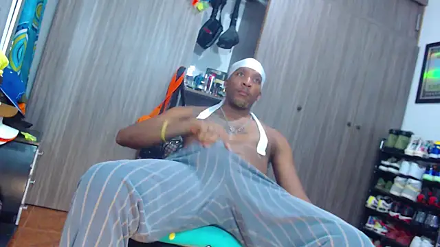 Snapshot of bigdickxblackx chatting on 05/29/26, 03:48 bigdickxblackx online show from 05/29/26, 03:48
