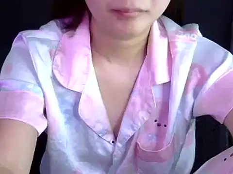 Bee 2k online show from 10/16/25, 04:46