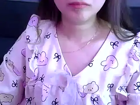 Bee 2k online show from 04/17/26, 04:26