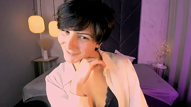 Snapshot of LorenDaze chatting on 10/18/25, 01:56 LorenDaze online show from 10/18/25, 01:56