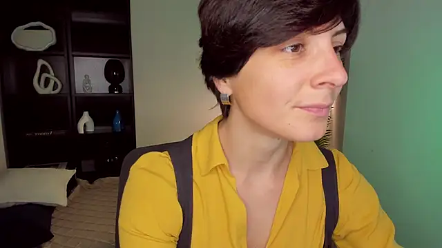 Snapshot of LorenDaze chatting on 10/28/25, 02:42 LorenDaze online show from 10/28/25, 02:42