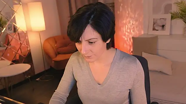 Snapshot of LorenDaze chatting on 12/17/25, 06:41 LorenDaze online show from 12/17/25, 06:41