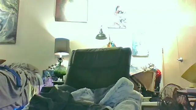 eatmeplease44 online show from 10/20/25, 08:04