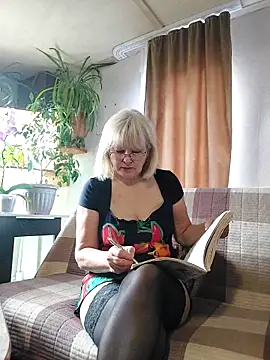 IrmaRose online show from 10/02/25, 05:03