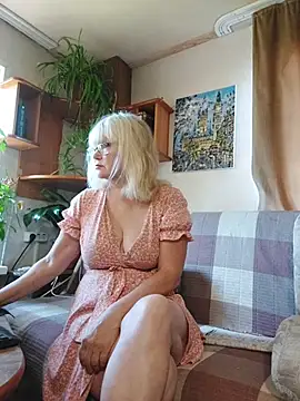 Snapshot of IrmaRose chatting on 08/05/26, 03:09 IrmaRose online show from 08/05/26, 03:09