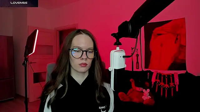 DivineBite online show from 03/18/26, 04:54