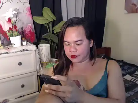 sweetyula online show from 12/18/24, 08:09