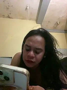 Snapshot of sweetyula chatting on 06/24/26, 10:42 sweetyula online show from 06/24/26, 10:42