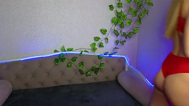 Snapshot of ParadisePleasure_ chatting on 12/20/24, 01:47 ParadisePleasure  online show from 12/20/24, 01:47