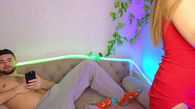 Snapshot of ParadisePleasure_ chatting on 03/06/25, 01:58 ParadisePleasure  online show from 03/06/25, 01:58