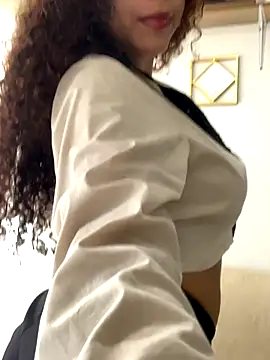 Snapshot of LilyBrunette chatting on 09/13/25, 09:58 LilyBrunette online show from 09/13/25, 09:58