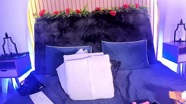 Karlagonzales  online show from 02/08/25, 12:49