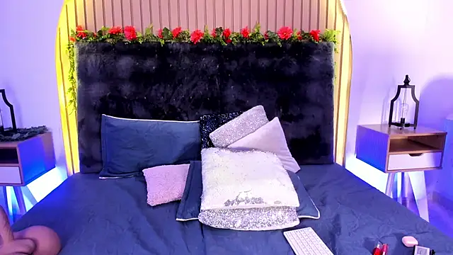 Karlagonzales  online show from 02/14/25, 12:51