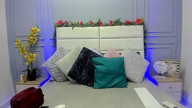 Karlagonzales  online show from 03/11/25, 06:41