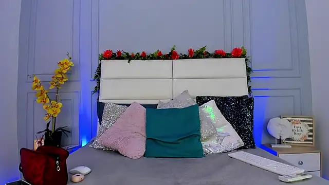 Karlagonzales  online show from 03/17/25, 07:04