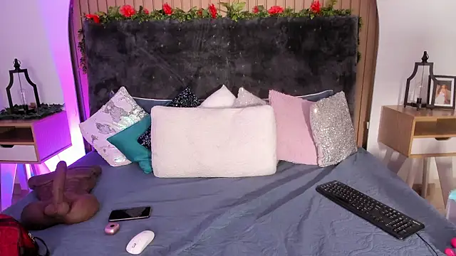 Karlagonzales  online show from 03/25/26, 07:31