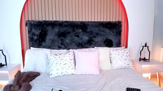 Karlagonzales  online show from 05/22/26, 06:57