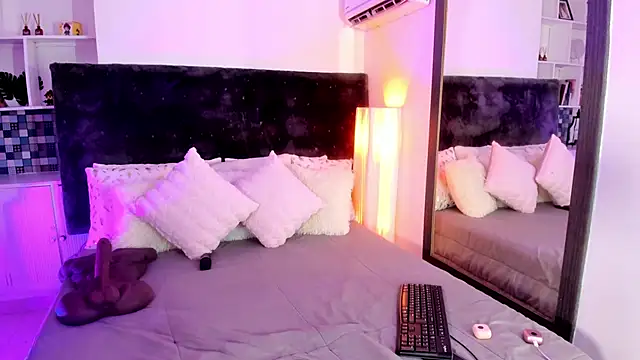 Snapshot of Karlagonzales_ chatting on 06/04/26, 06:47 Karlagonzales online show from 06/04/26, 06:47