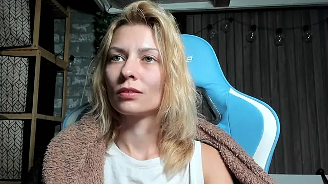 karo123421 online show from 09/17/25, 09:05