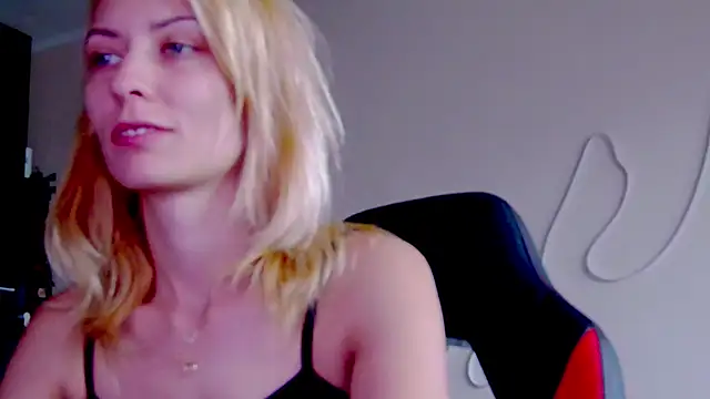 karo123421 online show from 10/04/25, 06:33