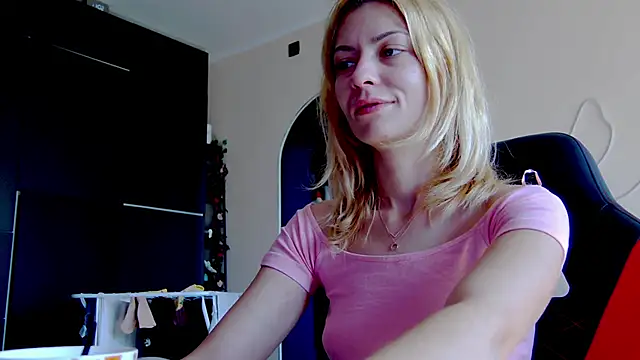 karo123421 online show from 10/05/25, 08:01