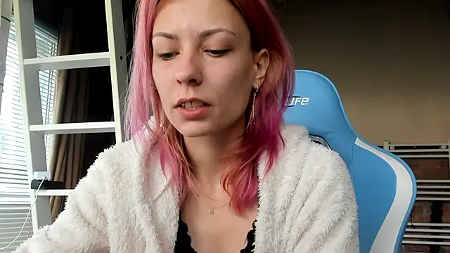 karo123421 online show from 10/23/25, 08:24