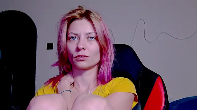 karo123421 online show from 11/18/25, 09:08