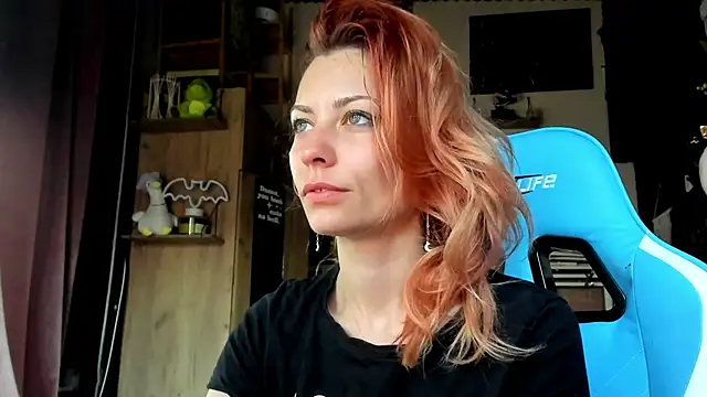 Snapshot of karo123421 chatting on 05/08/26, 03:45 karo123421 online show from 05/08/26, 03:45