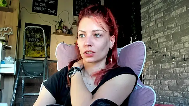 Snapshot of karo123421 chatting on 05/18/26, 04:40 karo123421 online show from 05/18/26, 04:40
