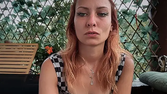 Snapshot of karo123421 chatting on 07/08/26, 01:15 karo123421 online show from 07/08/26, 01:15