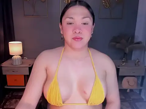 MaxeneCullens online show from 10/21/25, 03:07