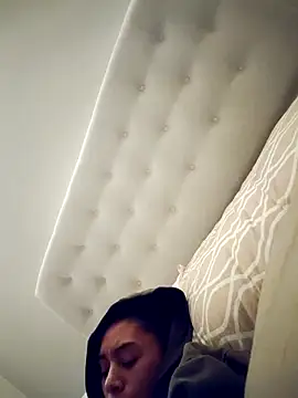 Leaberry online show from 11/28/25, 04:48