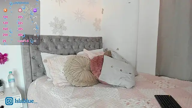 Kianna   online show from 05/11/26, 01:11