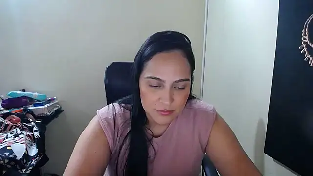 kendall 52 online show from 02/01/25, 02:13