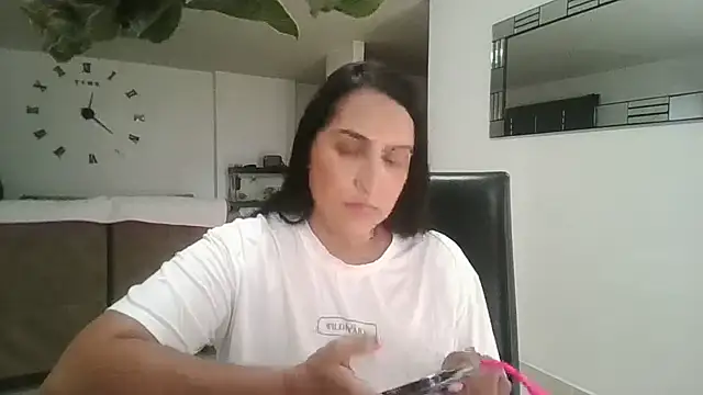 kendall 52 online show from 09/15/25, 05:24