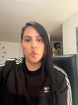 kendall 52 online show from 09/17/25, 05:47