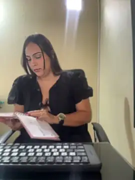 kendall 52 online show from 04/25/26, 02:58