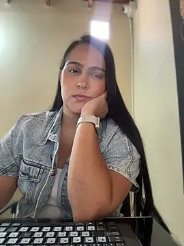 kendall 52 online show from 04/27/26, 05:33